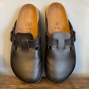 Birki’s by Birkenstock New Black Leather